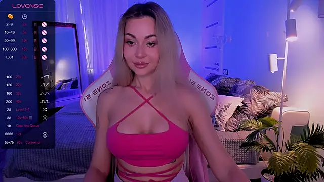 AdeleRoberts online show from 04.23.26