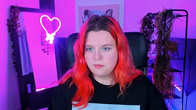 NielletaBlossom online show from 02.21.25