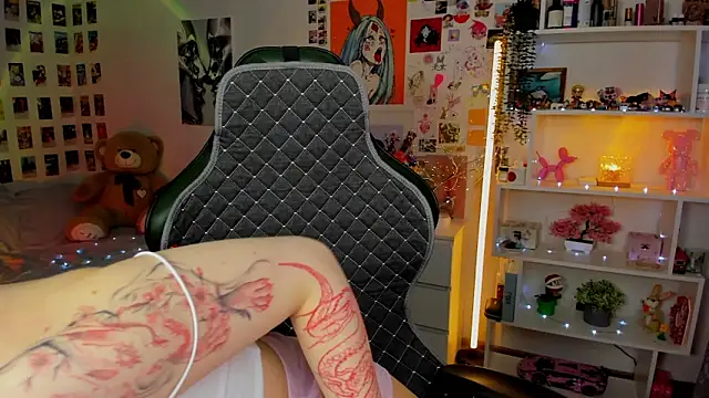 AkiraKatsu online show from 01.18.26