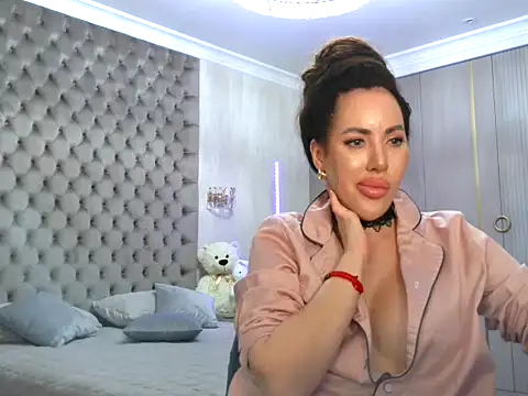 TianaPosh online show from 02.27.25