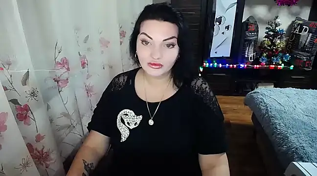 Snapshot of Lady_Boom_Wild_ chatting on 12.04.24 Lady Boom Wild online show from 12.04.24