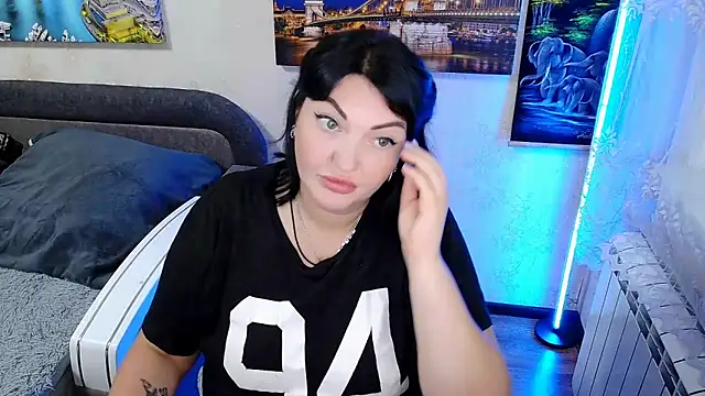 Snapshot of Lady_Boom_Wild_ chatting on 09.18.25 Lady Boom Wild online show from 09.18.25