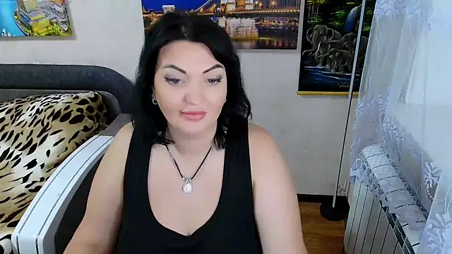 Snapshot of Lady_Boom_Wild_ chatting on 09.30.25 Lady Boom Wild online show from 09.30.25