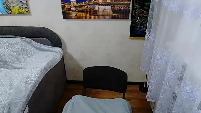 Snapshot of Lady_Boom_Wild_ chatting on 10.06.25 Lady Boom Wild online show from 10.06.25