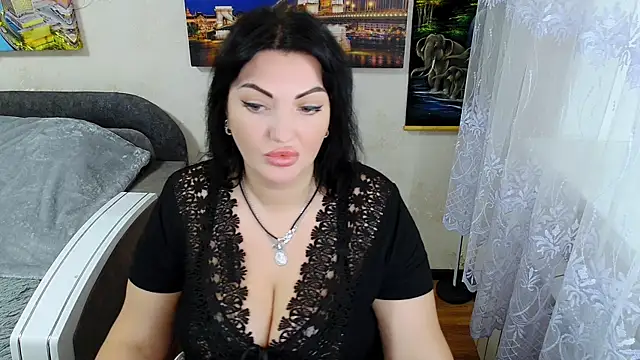 Snapshot of Lady_Boom_Wild_ chatting on 10.07.25 Lady Boom Wild online show from 10.07.25