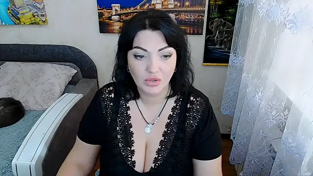 Snapshot of Lady_Boom_Wild_ chatting on 10.13.25 Lady Boom Wild online show from 10.13.25