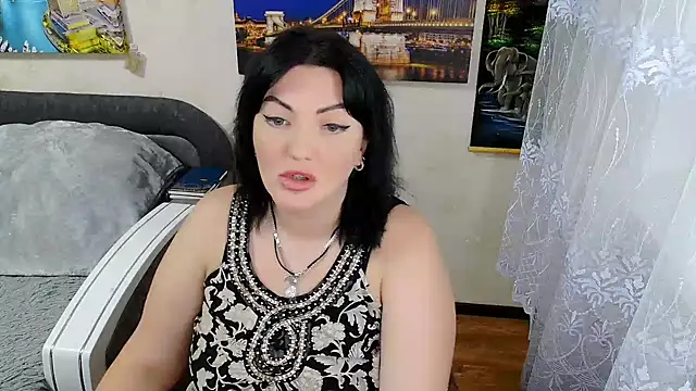 Snapshot of Lady_Boom_Wild_ chatting on 10.28.25 Lady Boom Wild online show from 10.28.25