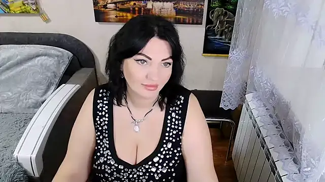 Snapshot of Lady_Boom_Wild_ chatting on 12.02.25 Lady Boom Wild online show from 12.02.25