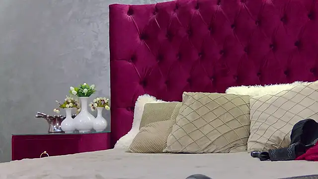 Snapshot of MissJasmine_ chatting on 12.22.24 MissJasmine online show from 12.22.24