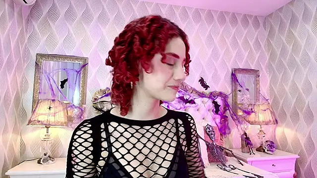 Snapshot of Ivy_Starr1 chatting on 10.20.25 Ivy Starr1 online show from 10.20.25