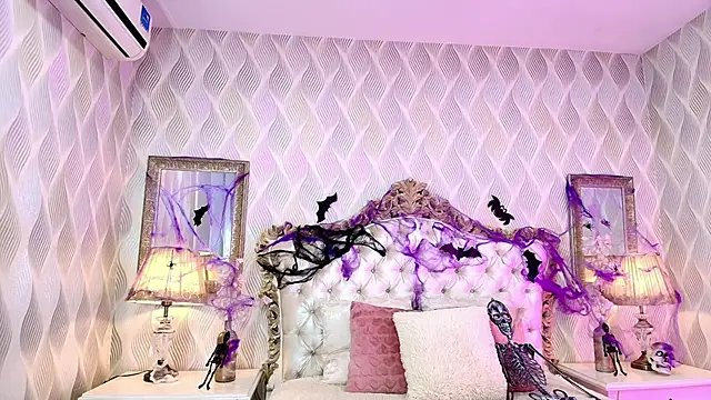 Snapshot of Ivy_Starr1 chatting on 10.22.25 Ivy Starr1 online show from 10.22.25