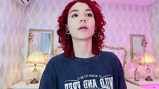 Snapshot of Ivy_Starr1 chatting on 12.14.25 Ivy Starr1 online show from 12.14.25