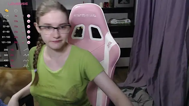 Snapshot of Tomato_Tease chatting on 12.31.24 Tomato Tease online show from 12.31.24