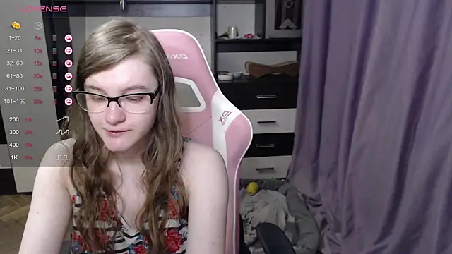 Snapshot of Tomato_Tease chatting on 03.04.25 Tomato Tease online show from 03.04.25