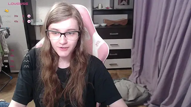 Snapshot of Tomato_Tease chatting on 03.13.25 Tomato Tease online show from 03.13.25