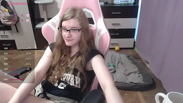 Snapshot of Tomato_Tease chatting on 09.09.25 Tomato Tease online show from 09.09.25