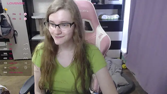 Snapshot of Tomato_Tease chatting on 09.17.25 Tomato Tease online show from 09.17.25