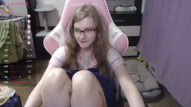 Snapshot of Tomato_Tease chatting on 09.20.25 Tomato Tease online show from 09.20.25