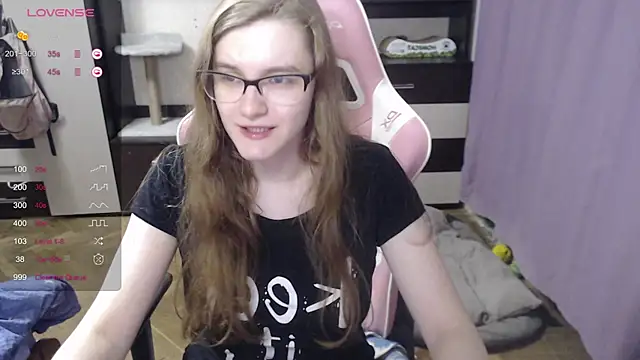 Snapshot of Tomato_Tease chatting on 09.22.25 Tomato Tease online show from 09.22.25