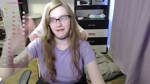 Snapshot of Tomato_Tease chatting on 10.07.25 Tomato Tease online show from 10.07.25