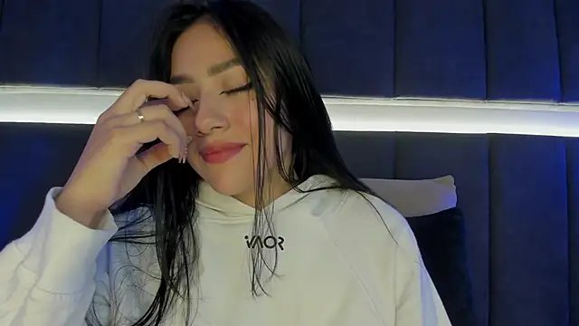 nicolle pierce online show from 02.09.25