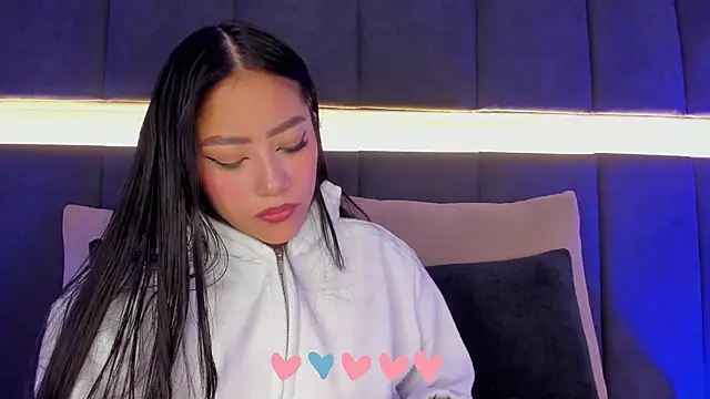 nicolle pierce online show from 02.14.25