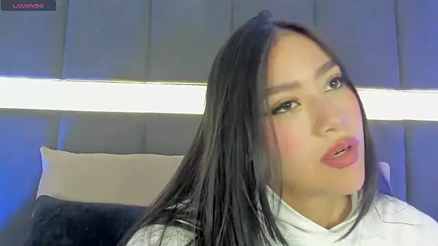 nicolle pierce online show from 02.21.25