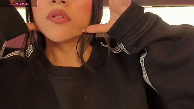 nicolle pierce online show from 03.05.25