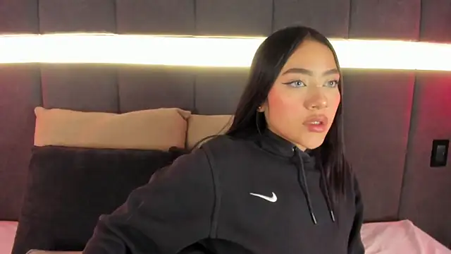 nicolle pierce online show from 09.24.25