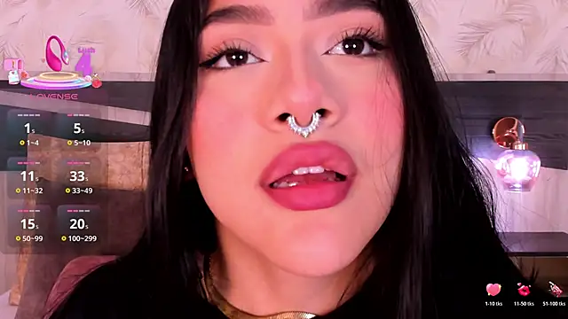 nicolle pierce online show from 12.03.25