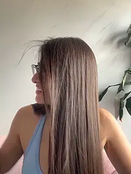 Snapshot of MariaIsabella8 chatting on 12.20.25 MariaIsabella8 online show from 12.20.25