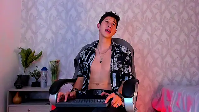 Snapshot of Dorianmistery2322_ chatting on 01.17.25 Dorianmistery2322 online show from 01.17.25