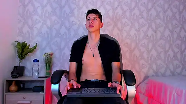 Snapshot of Dorianmistery2322_ chatting on 01.22.25 Dorianmistery2322 online show from 01.22.25