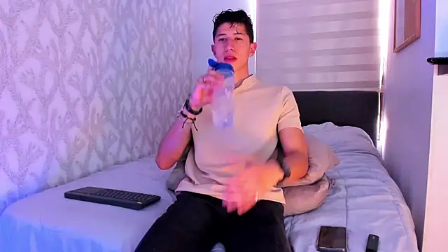 Snapshot of Dorianmistery2322_ chatting on 02.03.25 Dorianmistery2322 online show from 02.03.25