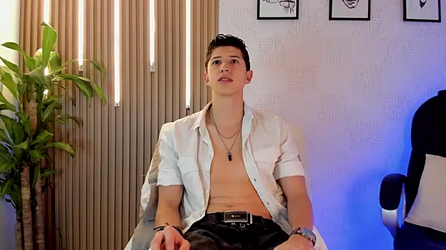 Snapshot of Dorianmistery2322_ chatting on 11.27.25 Dorianmistery2322 online show from 11.27.25