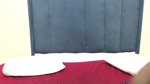 Snapshot of kittykhloe22 chatting on 03.10.25 kittykhloe22 online show from 03.10.25