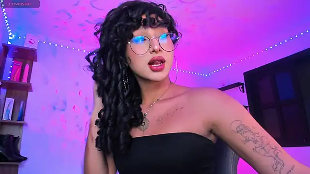 Snapshot of Heka_Prudence chatting on 02.12.25 Heka Prudence online show from 02.12.25