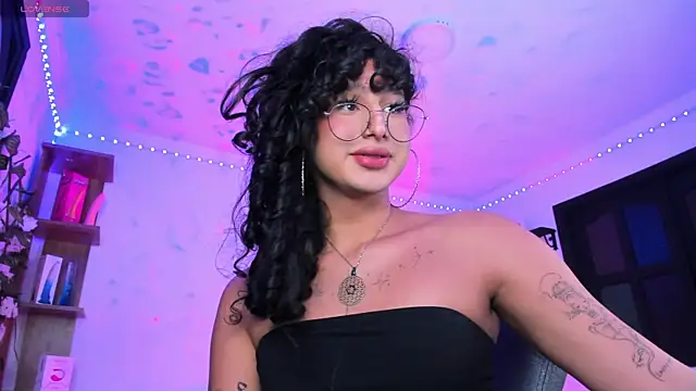 Snapshot of Heka_Prudence chatting on 02.19.25 Heka Prudence online show from 02.19.25