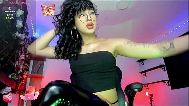 Snapshot of Heka_Prudence chatting on 09.11.25 Heka Prudence online show from 09.11.25