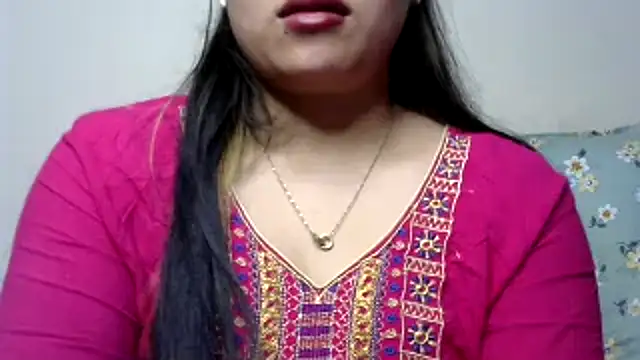 Snapshot of Come-on-over chatting on 01.25.25 Come-on-over online show from 01.25.25