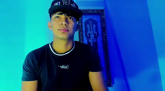 Snapshot of jamescurli_ chatting on 12.16.24 jamescurli  online show from 12.16.24