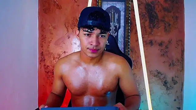 Snapshot of jamescurli_ chatting on 02.13.25 jamescurli  online show from 02.13.25