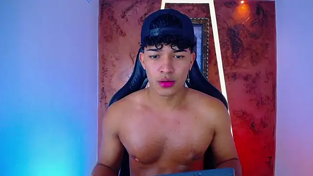 Snapshot of jamescurli_ chatting on 02.25.25 jamescurli  online show from 02.25.25