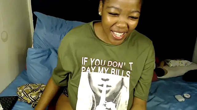 Busty-Londie online show from 11.18.25