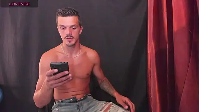 Snapshot of DonyBrown chatting on 07.24.26 DonyBrown online show from 07.24.26