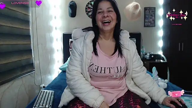 Snapshot of Rachell_111 chatting on 02.14.25 Rachell 111 online show from 02.14.25