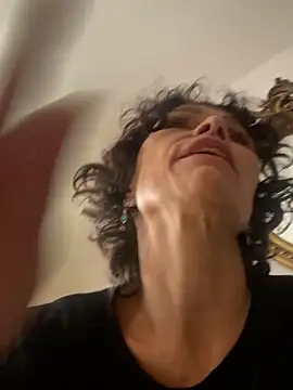 MireyaTorresGu online show from 11.23.25