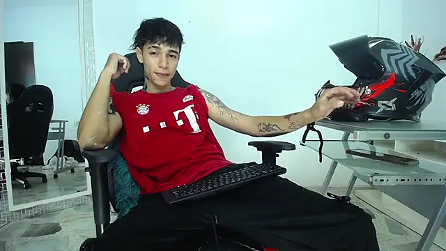 Snapshot of Zacktk7 chatting on 12.10.24 Zacktk7 online show from 12.10.24