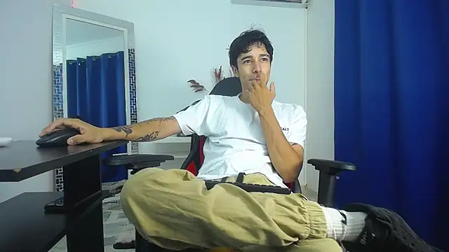 Snapshot of Zacktk7 chatting on 01.30.25 Zacktk7 online show from 01.30.25