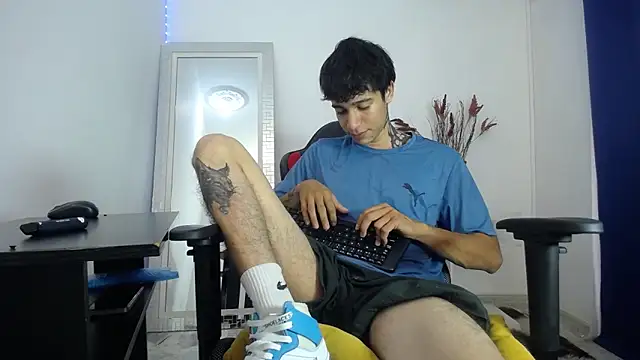 Snapshot of Zacktk7 chatting on 02.06.25 Zacktk7 online show from 02.06.25